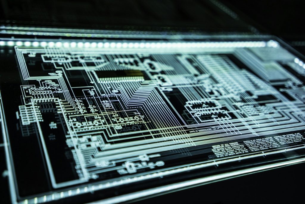 Abstrakte Computertechnik als Symbol für digitale Sicherheit