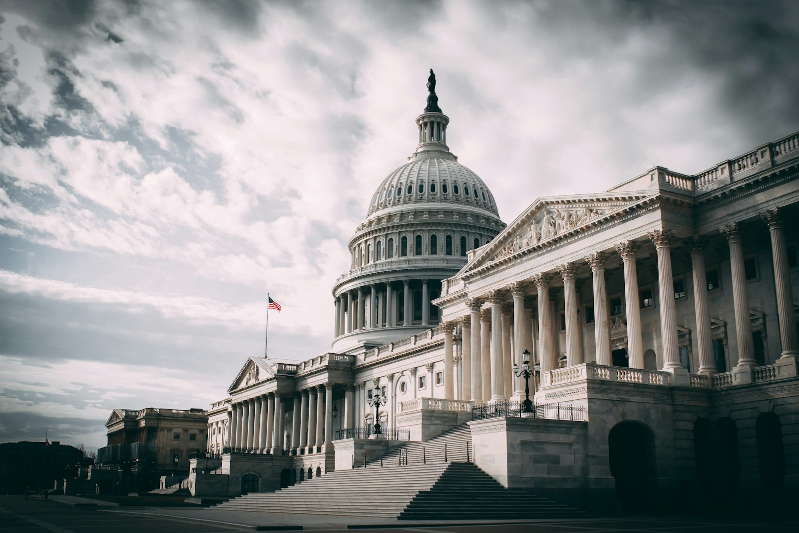 Das Kapitol in Washington D.C. bei Tageslicht